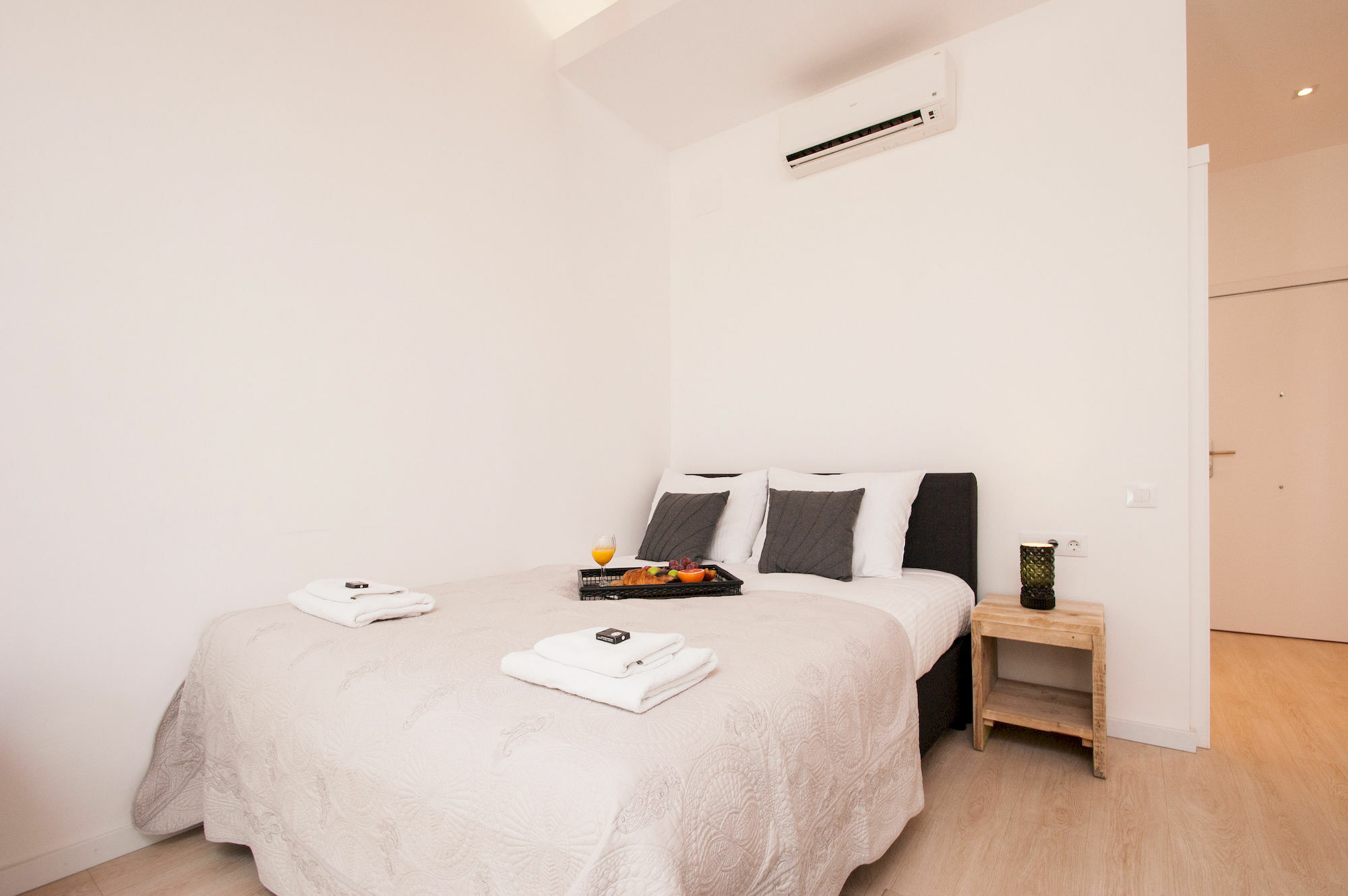 Short Stay Group Gracia Serviced Apartments Barcelona Exterior foto