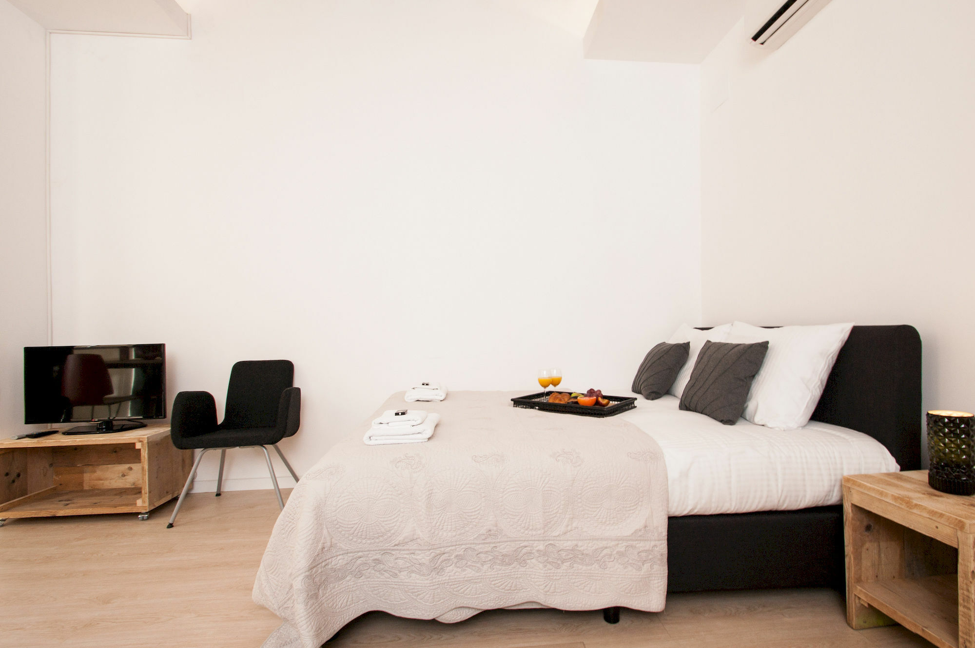 Short Stay Group Gracia Serviced Apartments Barcelona Exterior foto