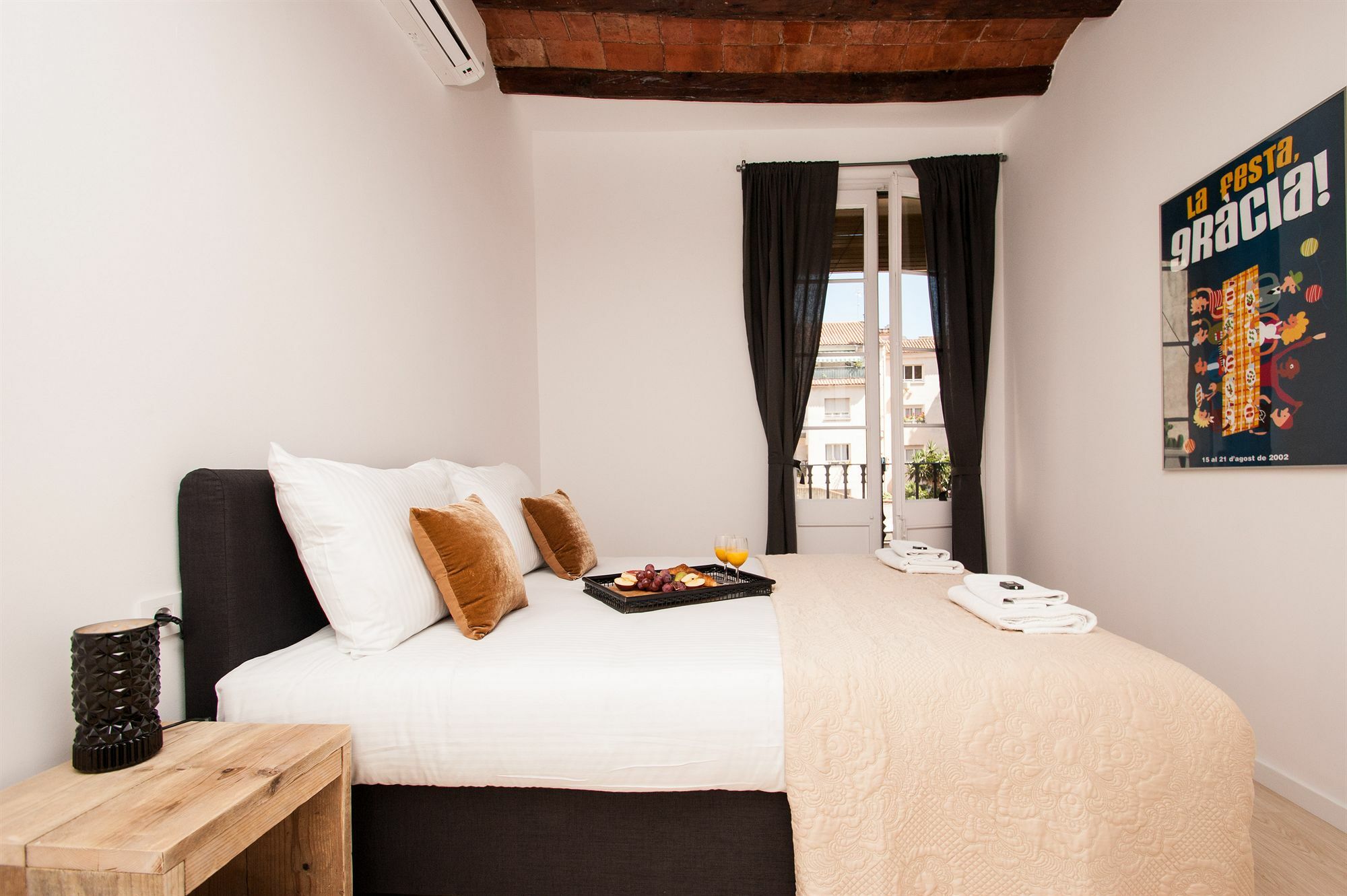Short Stay Group Gracia Serviced Apartments Barcelona Exterior foto